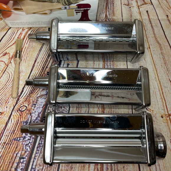 KitchenAid Silver Pasta Roller & Cutter Set - Picture 2 of 7